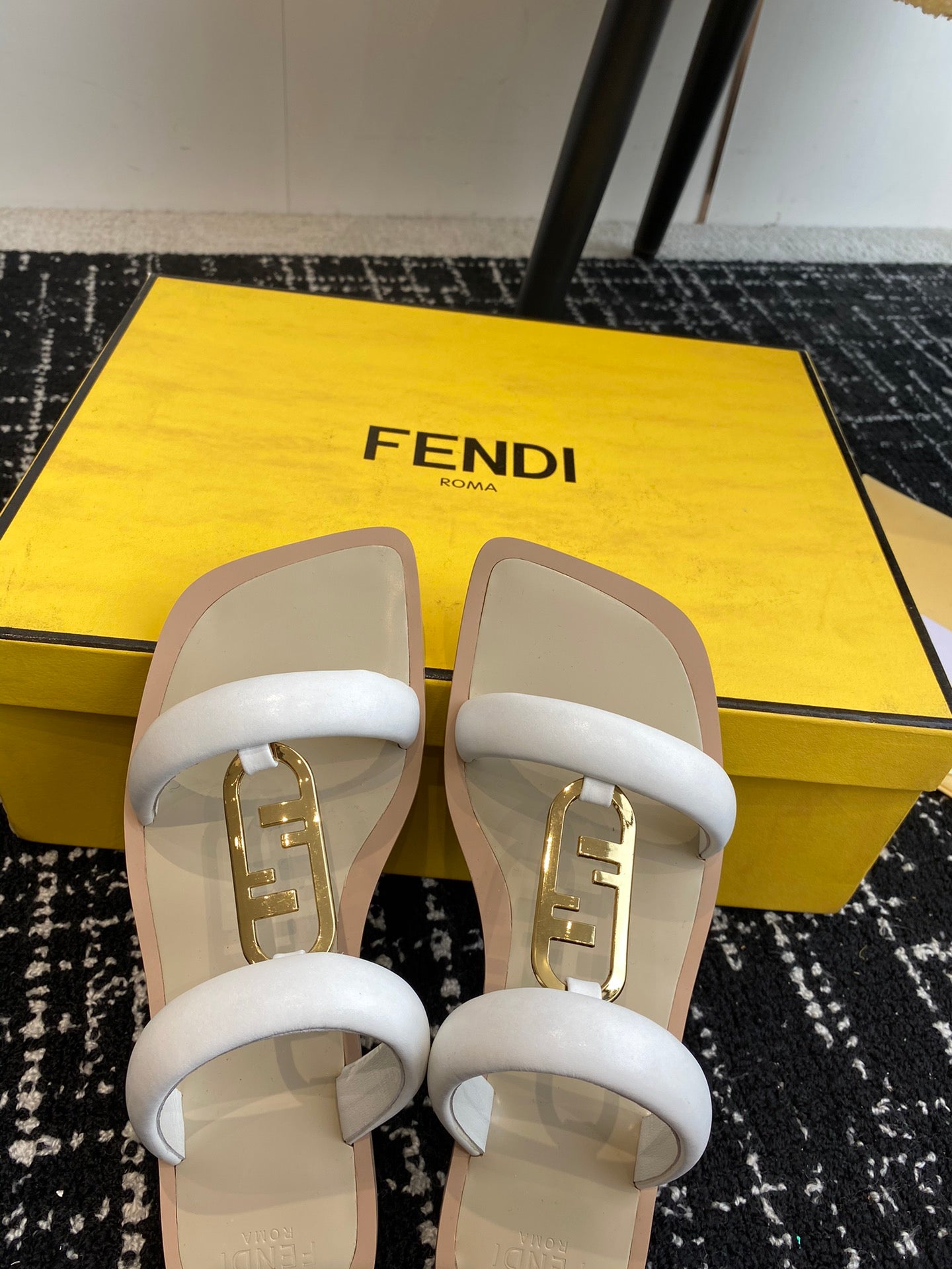 FEN Slippers Sandals 2 Color's