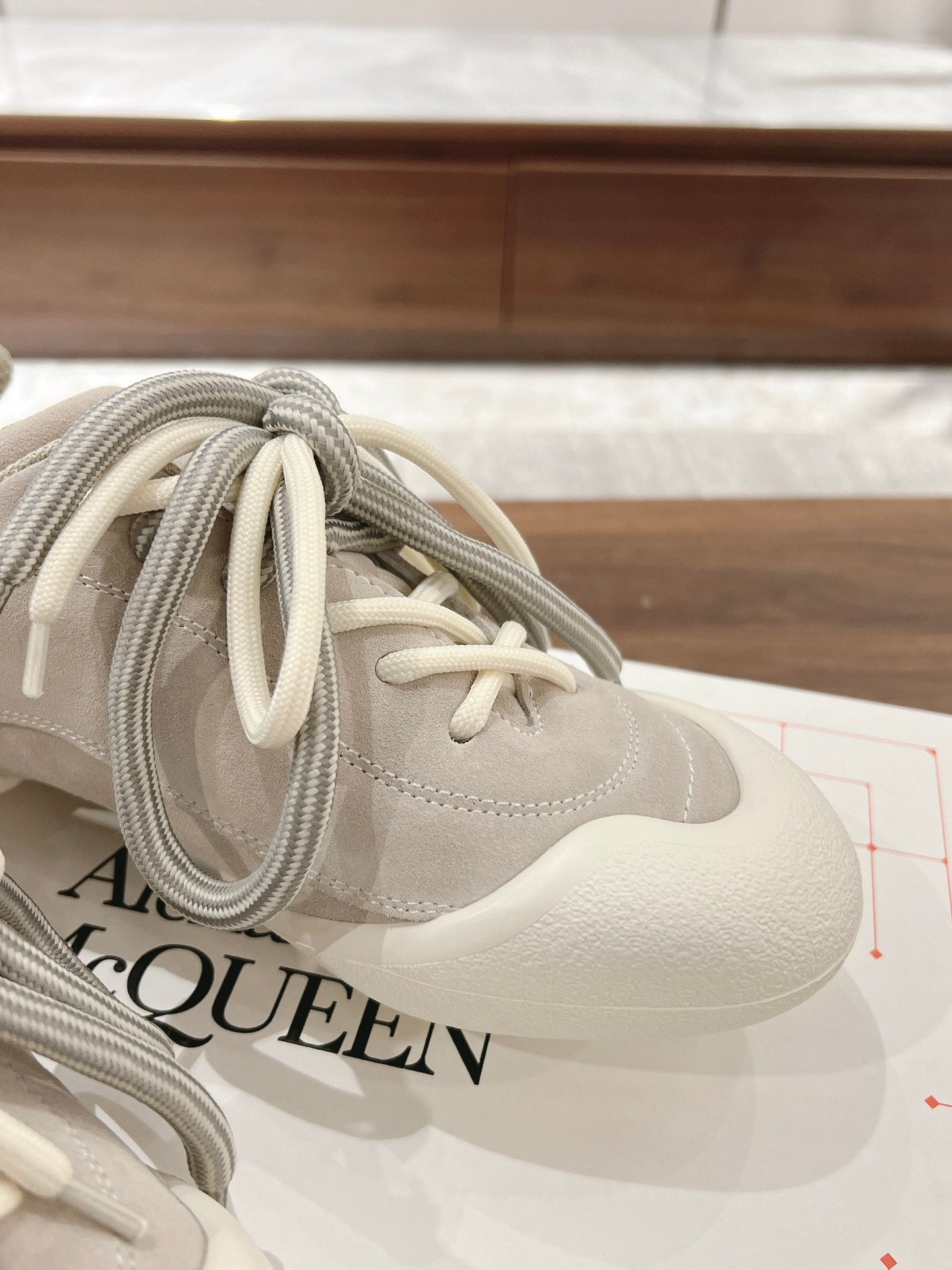 M^QUEEN sneakers 2 Color's