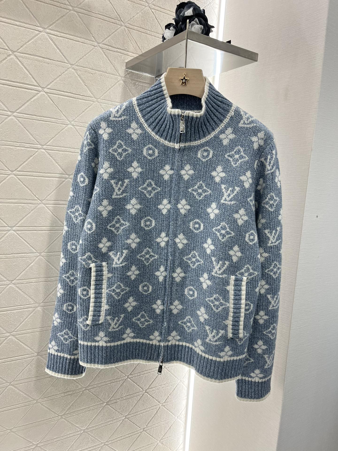 GU Jacket Sweater Woman2 Color's