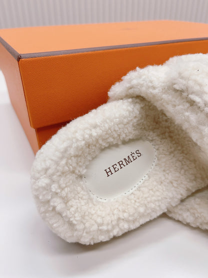 HRM Slippers Fur 4 Color's