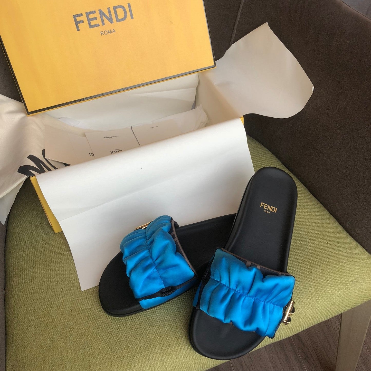 FEN Vertigo Slippers slides