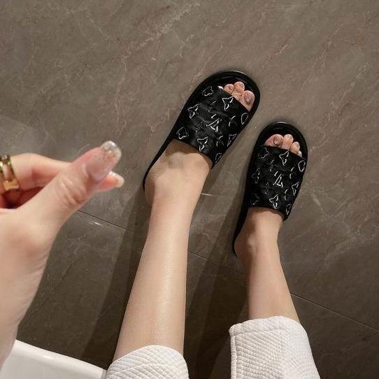 LU Bath Suite Mule Black Slippers