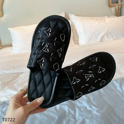 LU Bath Suite Mule Black Slippers