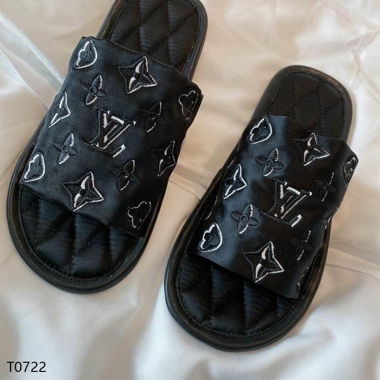 LU Bath Suite Mule Black Slippers