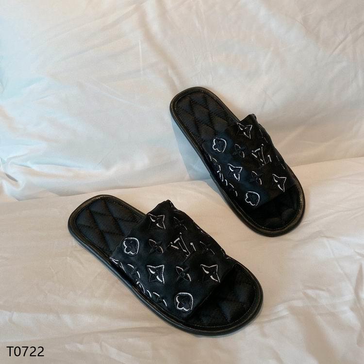 LU Bath Suite Mule Black Slippers