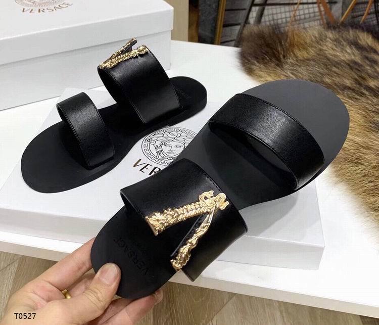 VRC Slippers Black