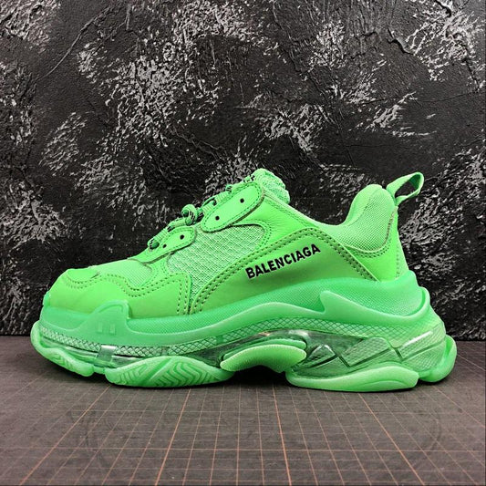 balenciaga triple s