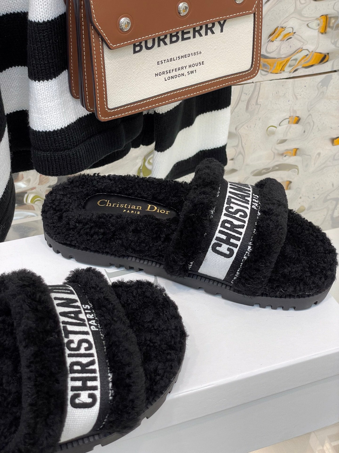 CHD Slippers DWAY Shearling