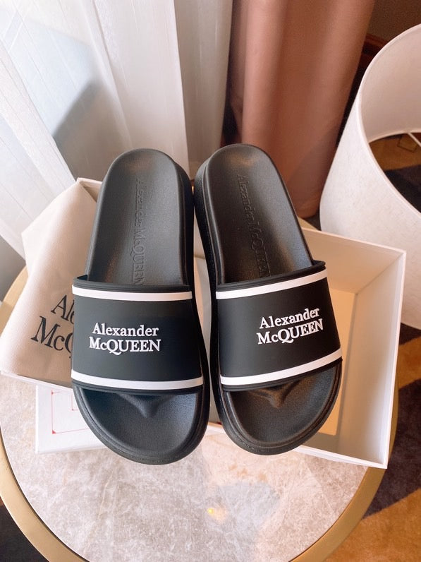 M*QUEEN  Slippers 2 Color 's