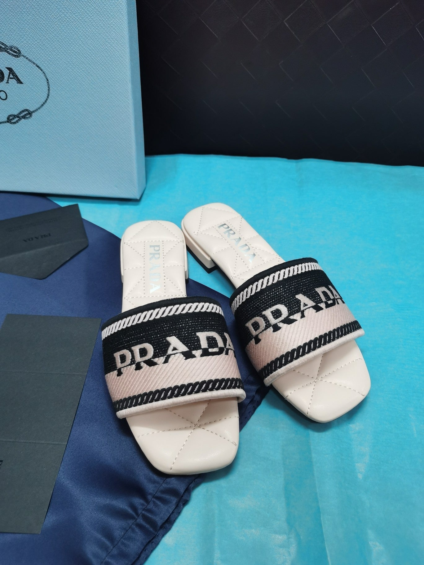 PRD  Slippers